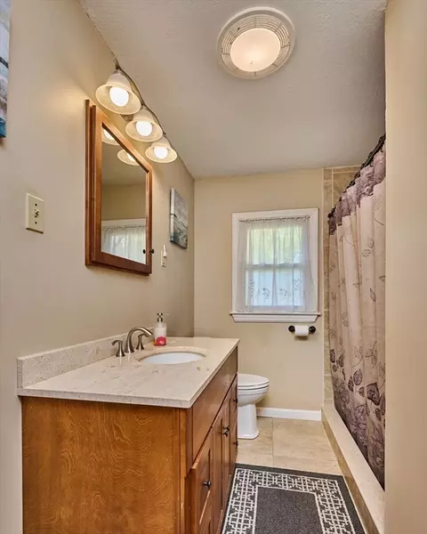 10 First Ave, Easthampton, MA 01027 photo 18