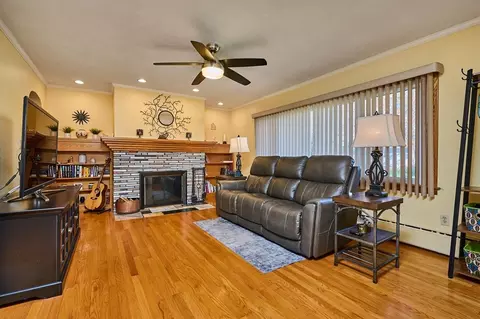 10 First Ave, Easthampton, MA 01027 photo 4