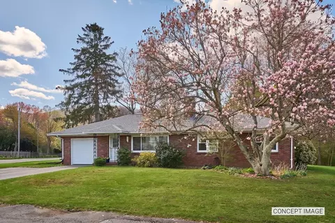 10 First Ave, Easthampton, MA 01027 photo 2