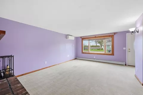 Living - 42 Sandra Rd, Easthampton, MA 01027 photo 5 of 5