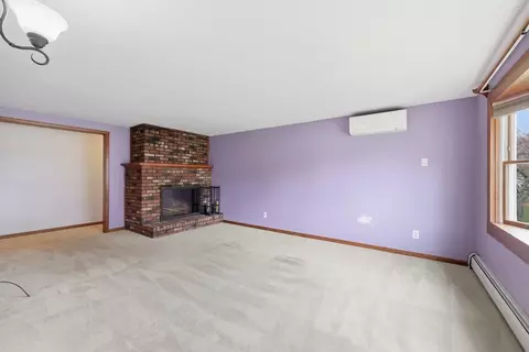 Living - 42 Sandra Rd, Easthampton, MA 01027 photo 2 of 5
