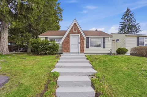 118 Wilkinson St, Worcester, MA 01606