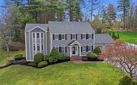 18 Chicory Rd, Westford, MA 01886