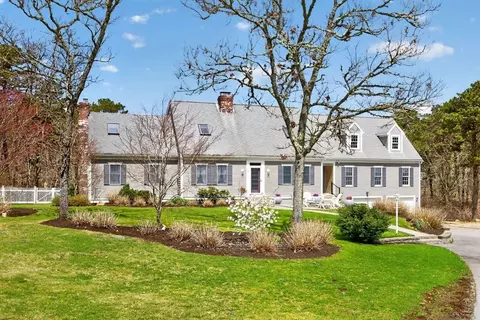4 Skipper Shea Ln, Harwich, MA 02645