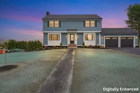 105 Stafford Rd, Lowell, MA 01852