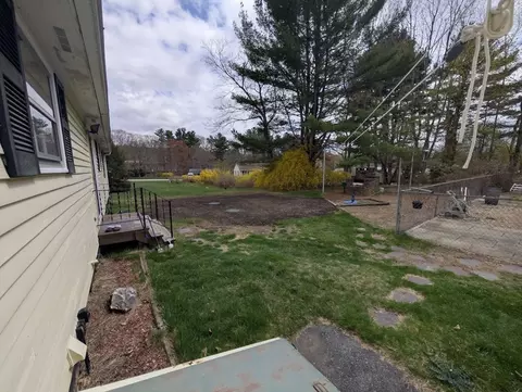 Exterior - 16 Pinewood Dr, Webster, MA 01570 photo 7 of 8