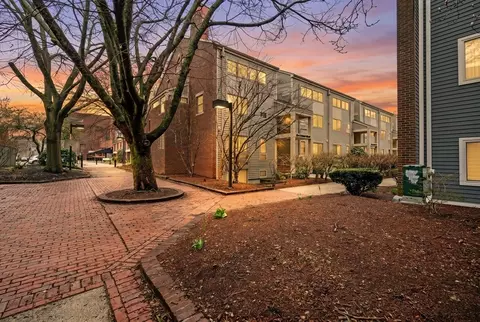 28 Federal St #10, Salem, MA 01970