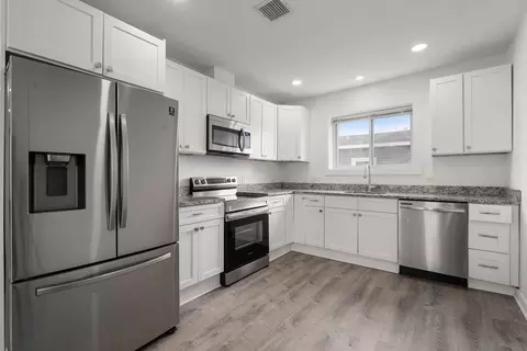 145-147 Canterbury St, Worcester, MA 01603