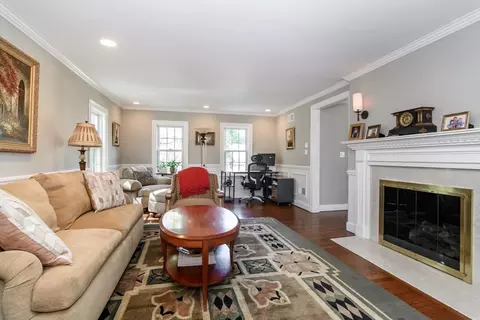 35 Arnold Rd, Wellesley, MA 02481 photo 6