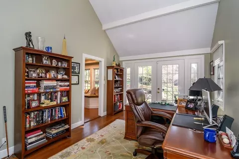 35 Arnold Rd, Wellesley, MA 02481 photo 8