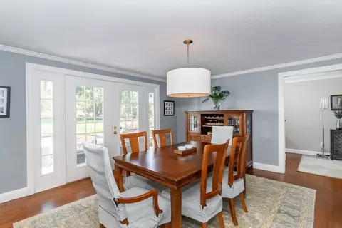 35 Arnold Rd, Wellesley, MA 02481 photo 7