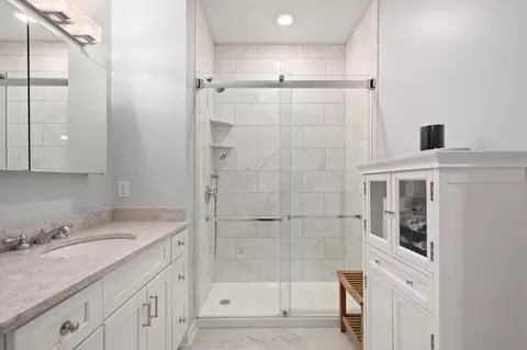 Bath - 57 Augustus Ct #1010, Reading, MA 01867 photo 1 of 2