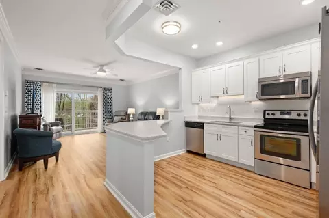 Kitchen - 57 Augustus Ct #1010, Reading, MA 01867 photo 5 of 6