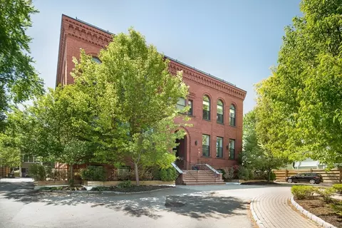 11 Wyman St #2B, Jamaica Plain, MA 02130