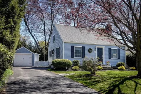 52 Wesley Rd, Framingham, MA 01701