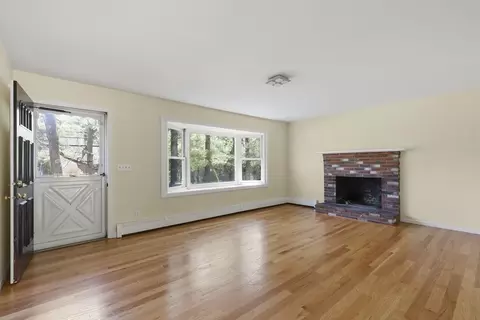 49 Onset Ave, Buzzards Bay, MA 02532 photo 2