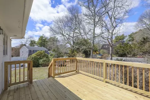 49 Onset Ave, Buzzards Bay, MA 02532 photo 16