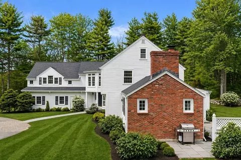 Exterior - 28 Centre St, Dover, MA 02030 photo 2 of 3