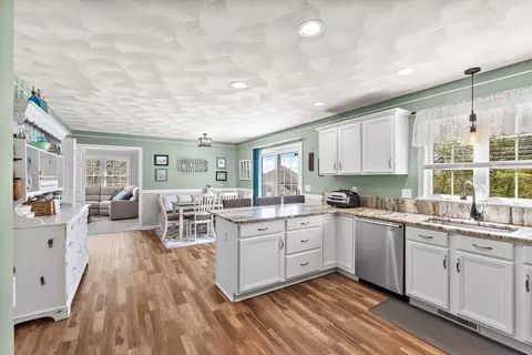 Kitchen - 16 Alan Rd, Hudson, MA 01749 photo 1 of 3