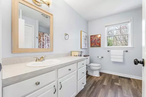 Bath - 16 Alan Rd, Hudson, MA 01749 photo 2 of 4