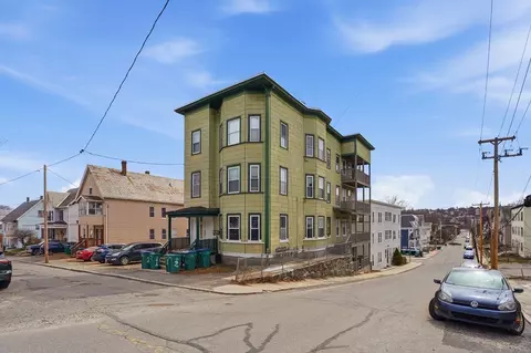 26-28 Wood St, Fitchburg, MA 01420