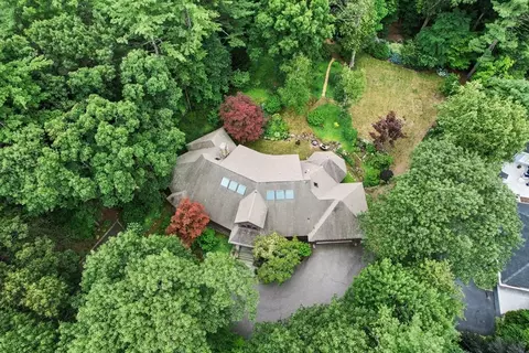 72 Meriam St, Lexington, MA 02420