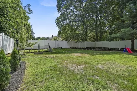 Exterior - 29 Bennett Ln, Lancaster, MA 01523 photo 5 of 7