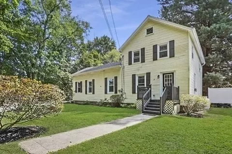 Exterior - 29 Bennett Ln, Lancaster, MA 01523 photo 2 of 7