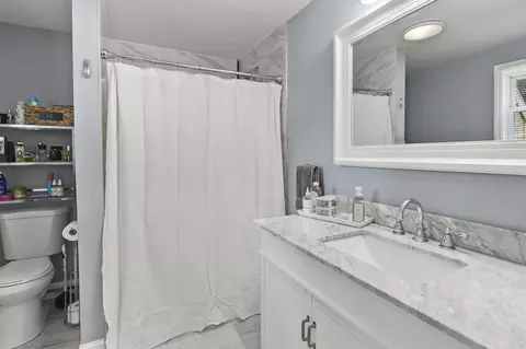 Bath - 29 Bennett Ln, Lancaster, MA 01523 photo 2 of 3