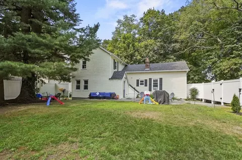 Exterior - 29 Bennett Ln, Lancaster, MA 01523 photo 6 of 7