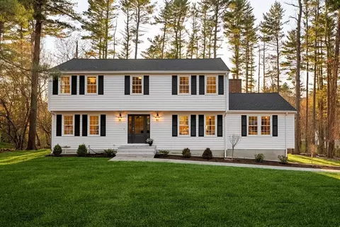 14 Snyder Rd, Medfield, MA 02052
