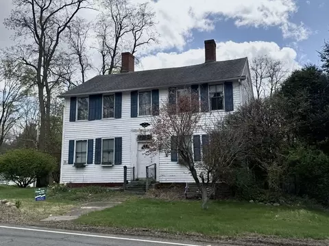 17 Depot St, Southwick, MA 01077