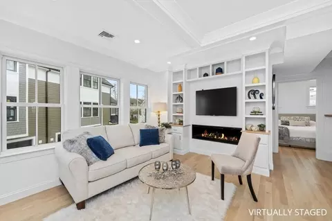 101 Sumner St #2, Quincy, MA 02169