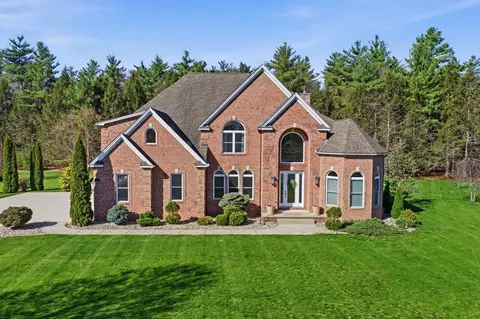 9 Nicholas Ln, Southampton, MA 01073