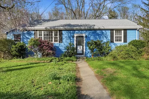 15 Grove St, Auburn, MA 01501