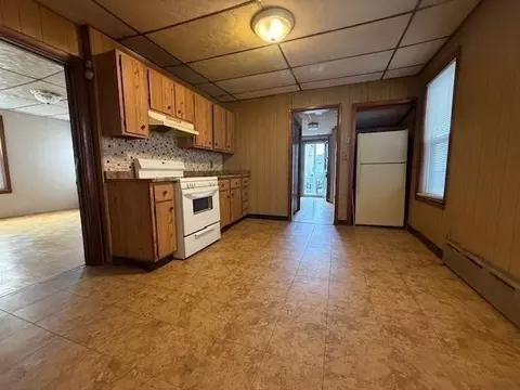 Kitchen - 159 Jefferson Ave, Everett, MA 02149 photo 2 of 7