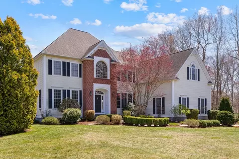 3 Oak St, Hopkinton, MA 01748