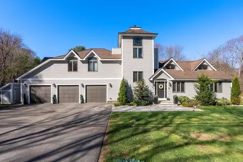 22 Old Cambridge Tpke, Lincoln, MA 01773