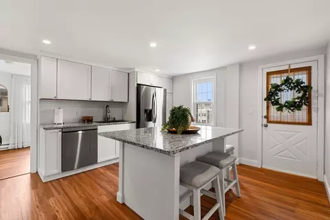 40 Middle St #3A, Gloucester, MA 01930 photo 2