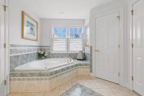 Bath - 20 Marshall Path, Acton, MA 01720 photo 2 of 4