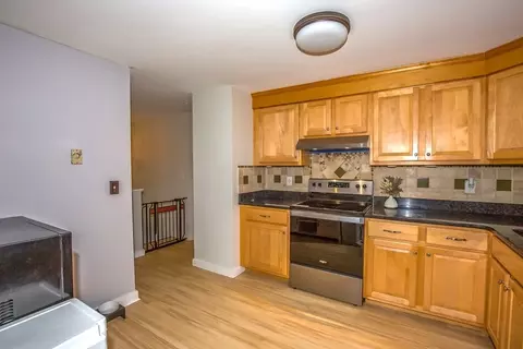 285 Ellendale Cir, Springfield, MA 01128 photo 10