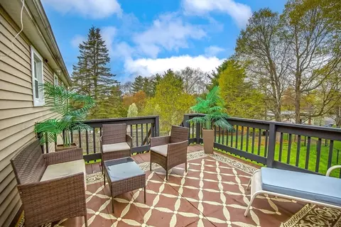285 Ellendale Cir, Springfield, MA 01128 photo 27