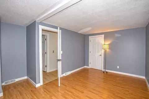 285 Ellendale Cir, Springfield, MA 01128 photo 16