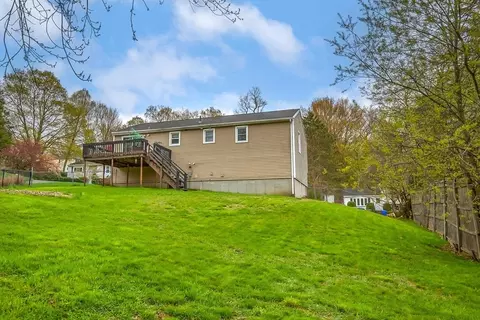 285 Ellendale Cir, Springfield, MA 01128 photo 29