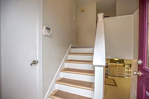 285 Ellendale Cir, Springfield, MA 01128 photo 5
