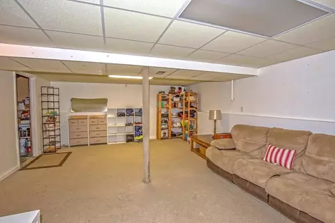 285 Ellendale Cir, Springfield, MA 01128 photo 23