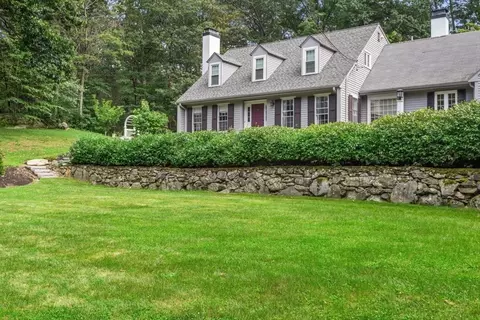 5 Raleigh Rd, Dover, MA 02030 photo 2