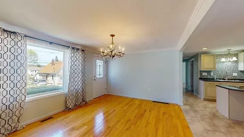 4 Alder St, Worcester, MA 01606 photo 8