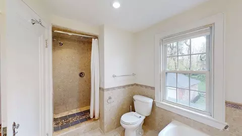 Bath - 22 Longfellow Rd, Worcester, MA 01602 photo 4 of 5