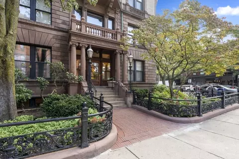 416 Marlborough St #209, Boston, MA 02115